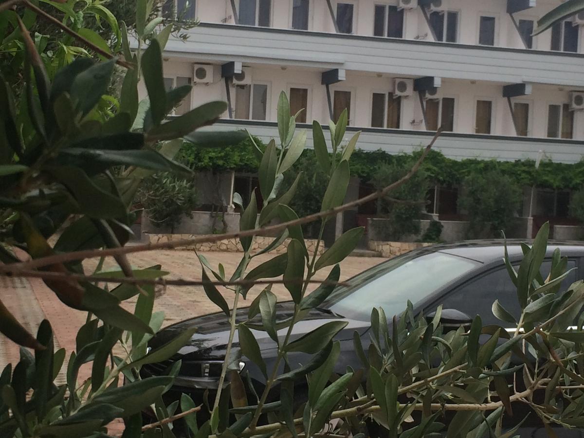 Karakas Motel Ayvalı Exteriör bild