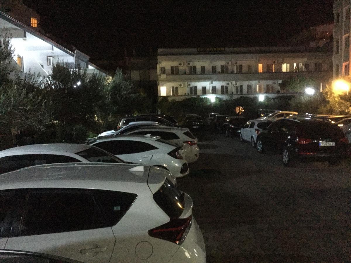 Karakas Motel Ayvalı Exteriör bild